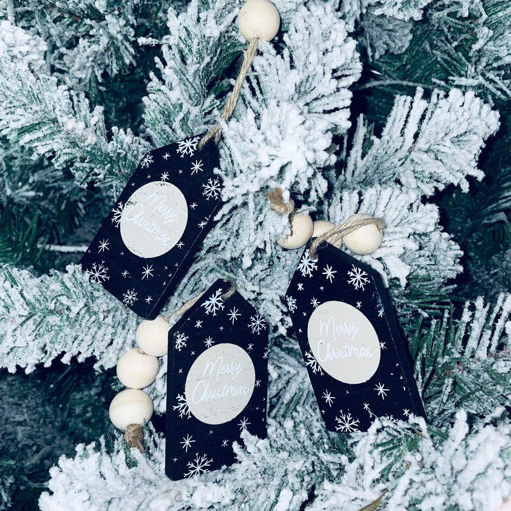 Farmhouse Christmas decor